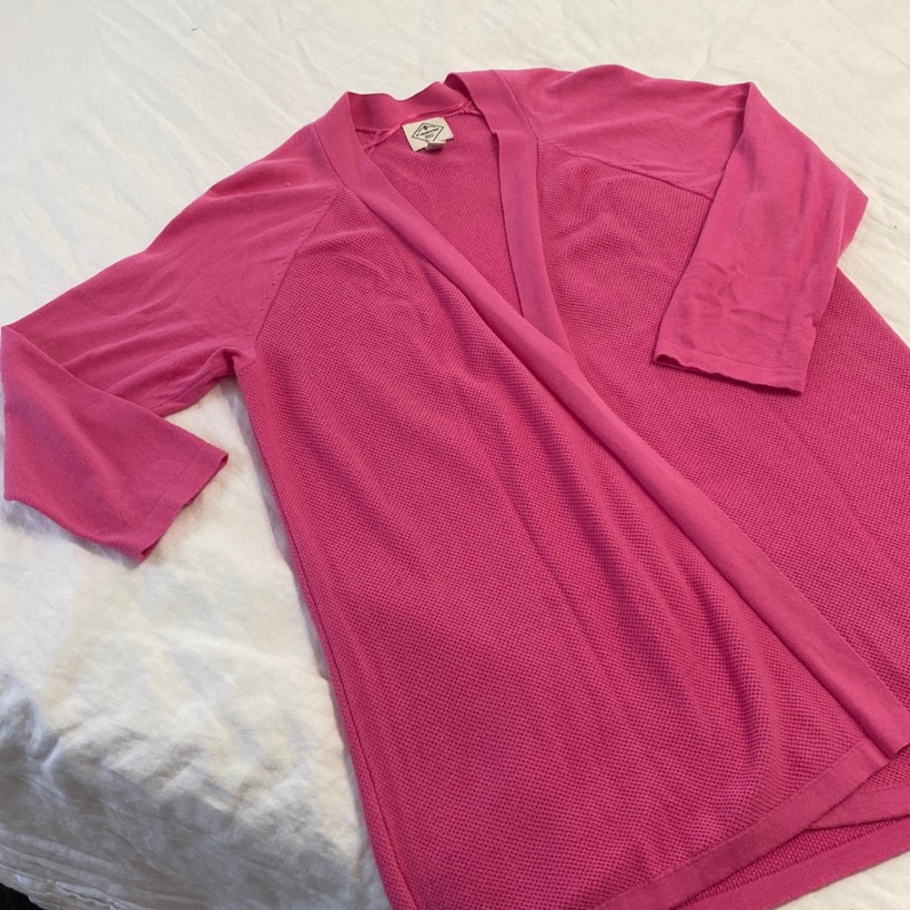 Lightweight hot pink sweater - Picture 1 of 2